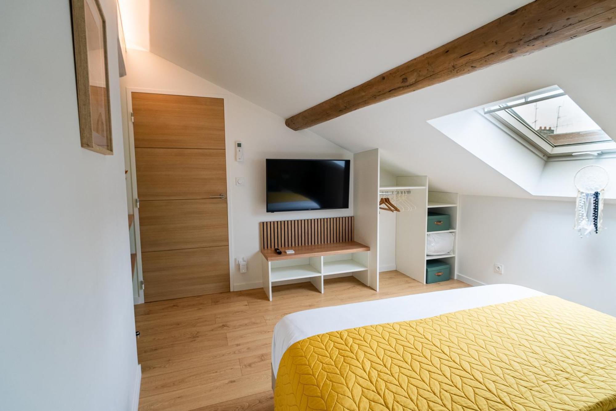 Au Duplex D'Or Centre Historique Leilighet Besançon Eksteriør bilde