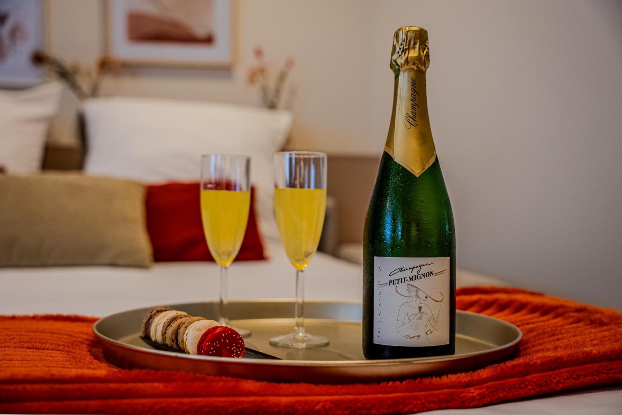 Au Duplex D'Or Centre Historique Leilighet Besançon Eksteriør bilde