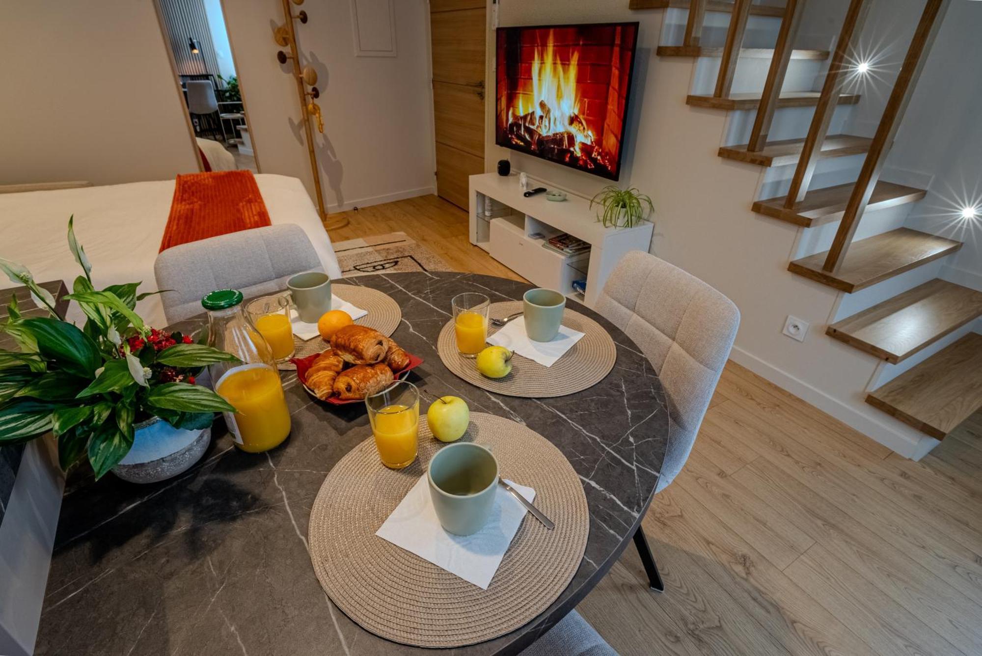 Au Duplex D'Or Centre Historique Leilighet Besançon Eksteriør bilde